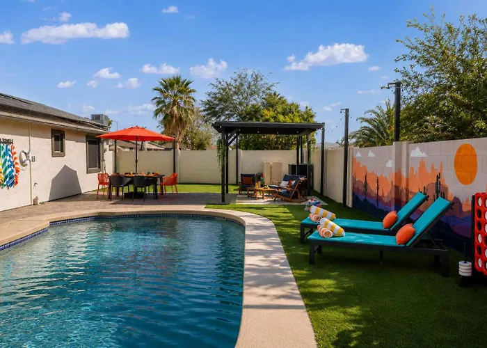 Chic With Backyard Oasis Pool Game Holiday home *